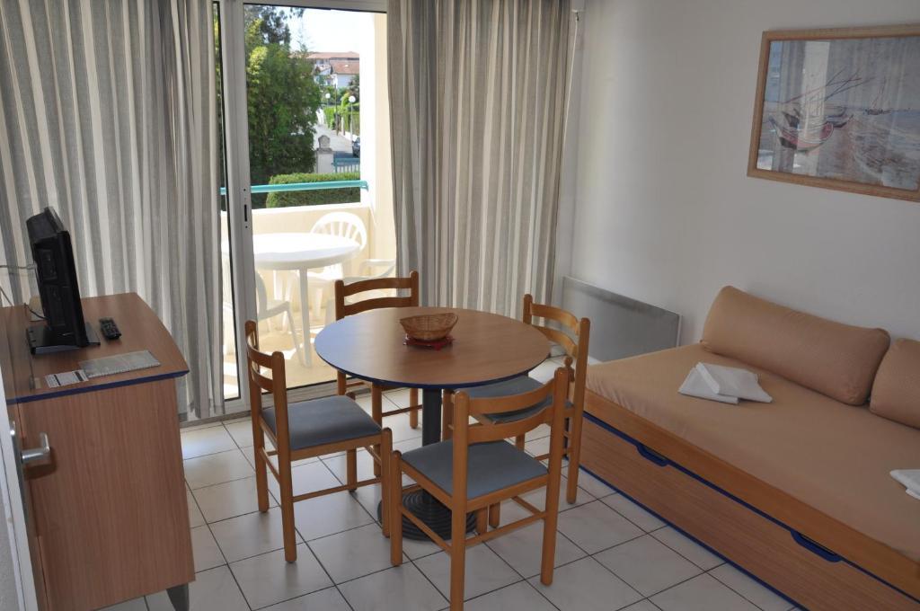 Residence Hoteliere Du Golf Ciboure Zimmer foto